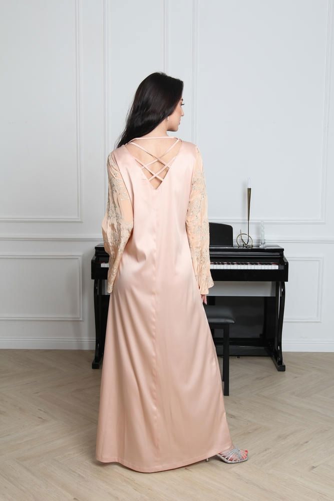 Crepe jalabiya with embroidered silk_thumbnail_3