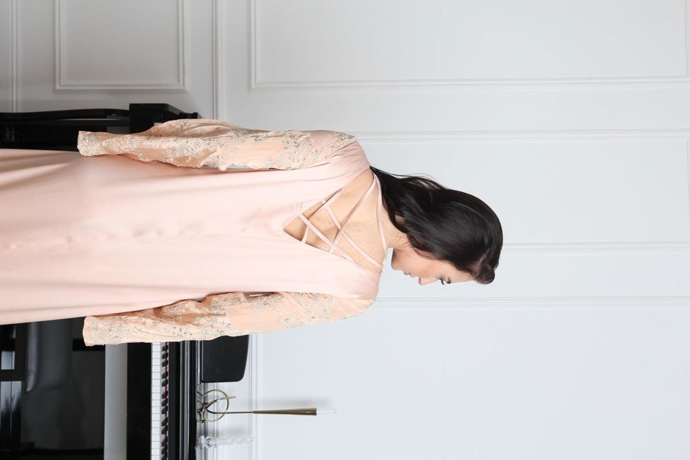 Crepe jalabiya with embroidered silk_thumbnail_1
